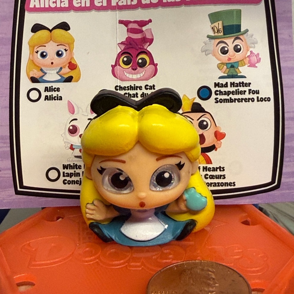 Disney Doorables Figure - Alice Teacup - Alice In Wonderland - Common - Series 6